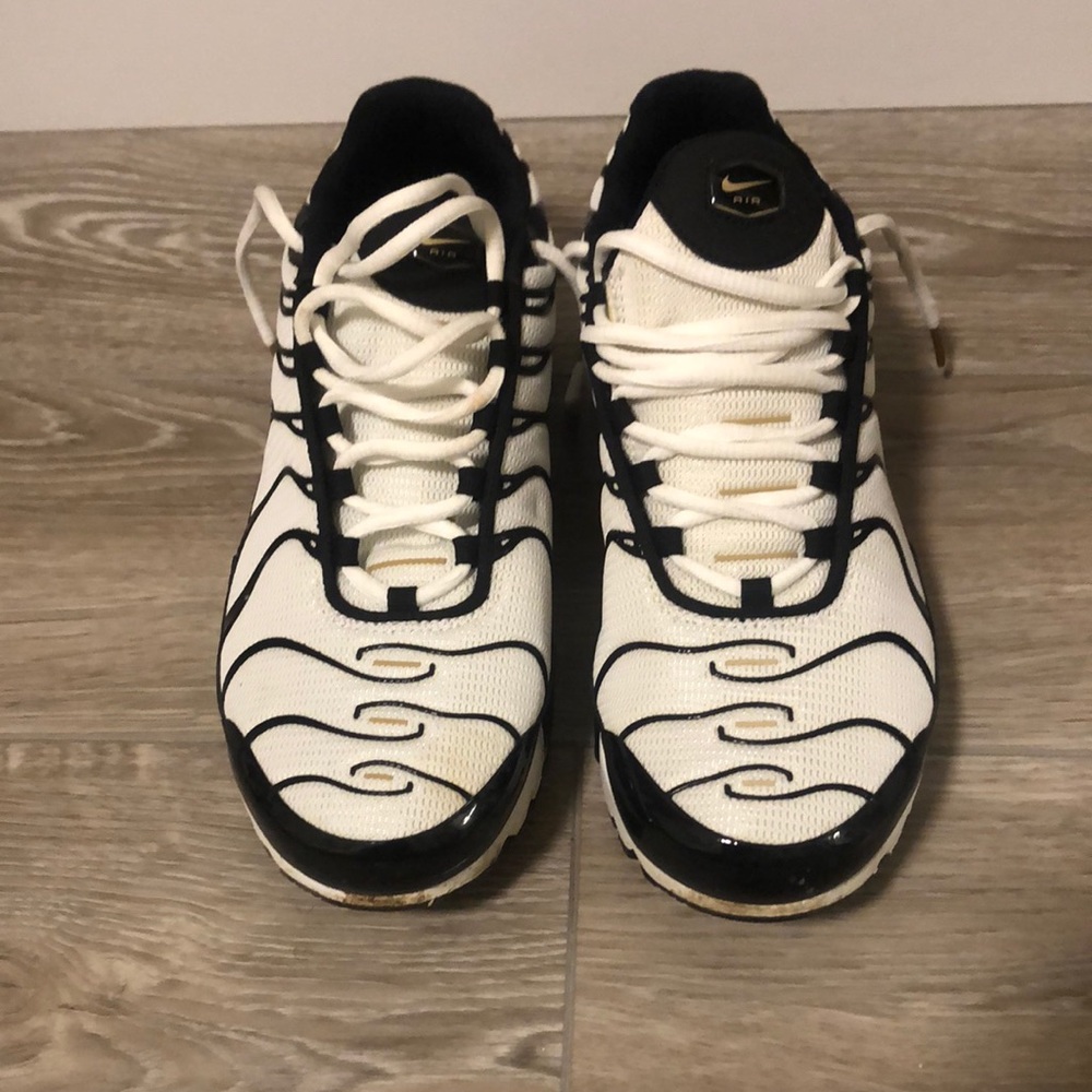 Nike Air Max Plus White, Black, Metallic Gold